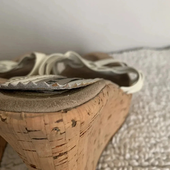 Two pair!! White House Black Market and Steve Madden platform strap heels 9 - Picture 12 of 15